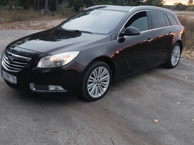 Коричневый Опель Инсигния, объемом двигателя 2 л и пробегом 350 тыс. км за 4250 $, фото 1 на Automoto.ua