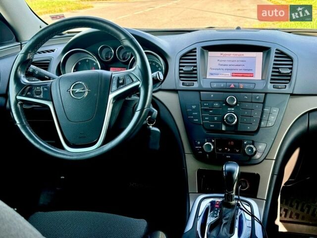 Коричневый Опель Инсигния, объемом двигателя 2 л и пробегом 225 тыс. км за 8500 $, фото 1 на Automoto.ua