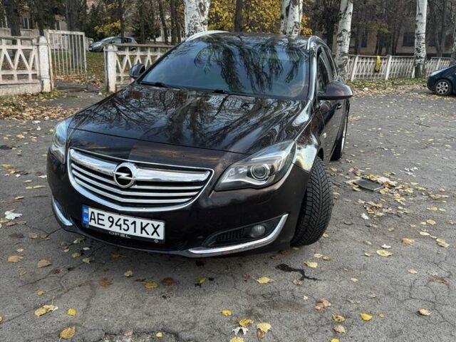 Коричневый Опель Инсигния, объемом двигателя 2 л и пробегом 218 тыс. км за 11300 $, фото 1 на Automoto.ua