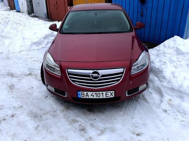 Червоний Опель Інсігнія, об'ємом двигуна 2 л та пробігом 32700 тис. км за 7000 $, фото 1 на Automoto.ua