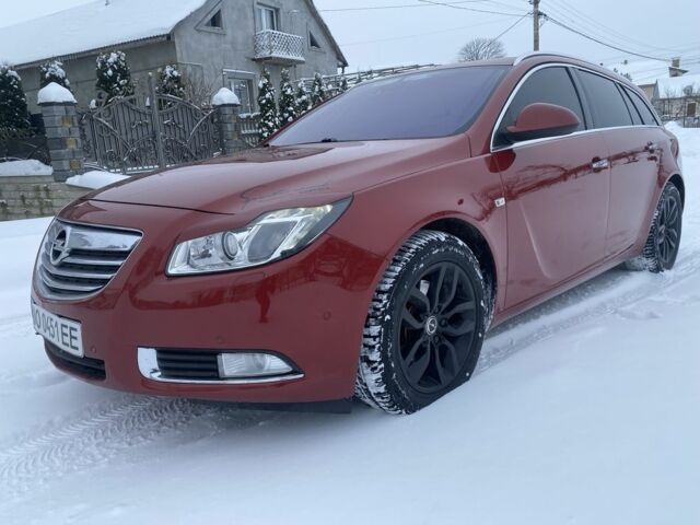 Красный Опель Инсигния, объемом двигателя 2 л и пробегом 204 тыс. км за 8000 $, фото 1 на Automoto.ua