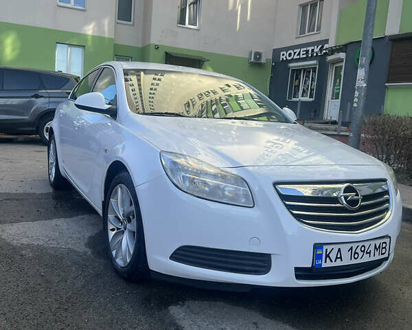 Опель Інсігнія, об'ємом двигуна 2 л та пробігом 177 тис. км за 7300 $, фото 1 на Automoto.ua
