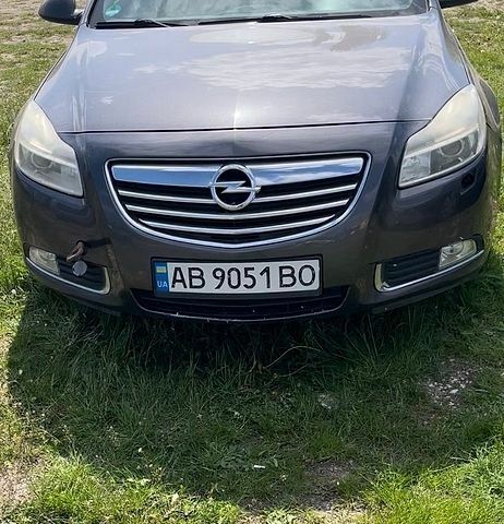 Опель Инсигния, объемом двигателя 2 л и пробегом 220 тыс. км за 3500 $, фото 1 на Automoto.ua