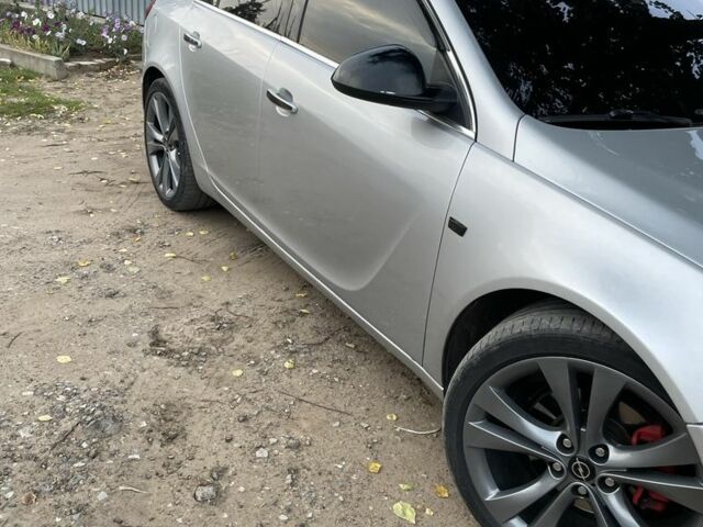 Серый Опель Инсигния, объемом двигателя 2 л и пробегом 350 тыс. км за 8000 $, фото 1 на Automoto.ua