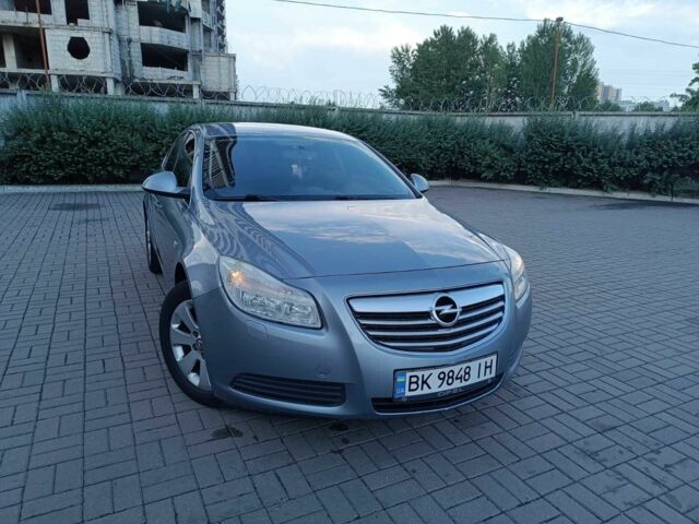 Серый Опель Инсигния, объемом двигателя 2 л и пробегом 294 тыс. км за 6700 $, фото 1 на Automoto.ua