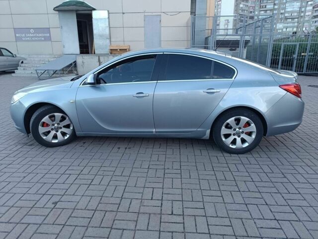 Сірий Опель Інсігнія, об'ємом двигуна 2 л та пробігом 293 тис. км за 6700 $, фото 1 на Automoto.ua