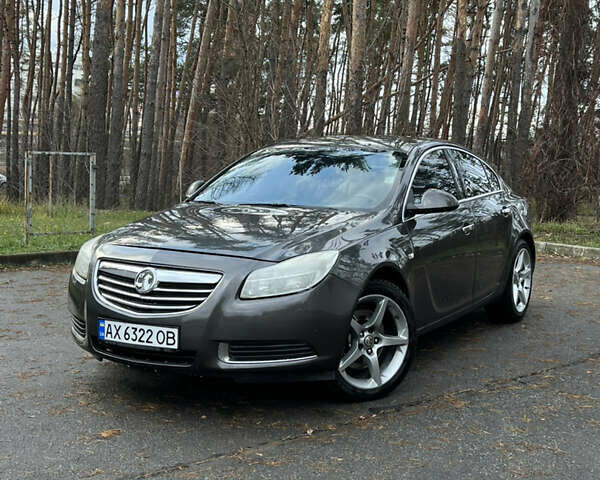 Сірий Опель Інсігнія, об'ємом двигуна 2.8 л та пробігом 180 тис. км за 6500 $, фото 1 на Automoto.ua