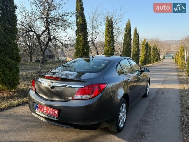 Серый Опель Инсигния, объемом двигателя 1.6 л и пробегом 219 тыс. км за 6550 $, фото 1 на Automoto.ua