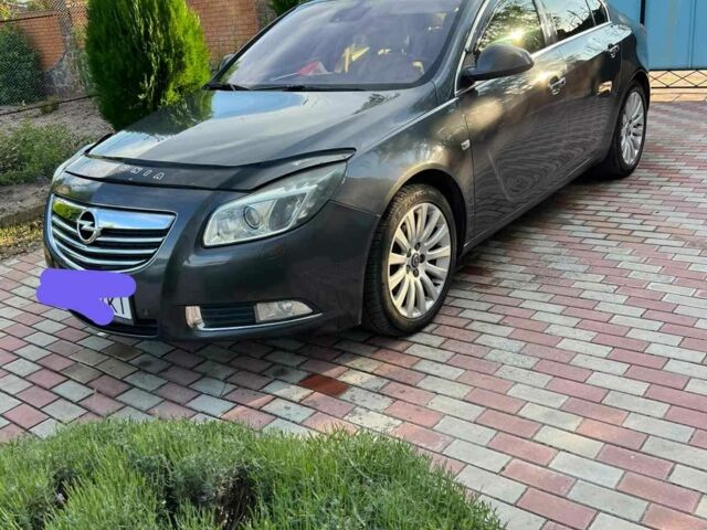 Сірий Опель Інсігнія, об'ємом двигуна 2 л та пробігом 280 тис. км за 7527 $, фото 1 на Automoto.ua
