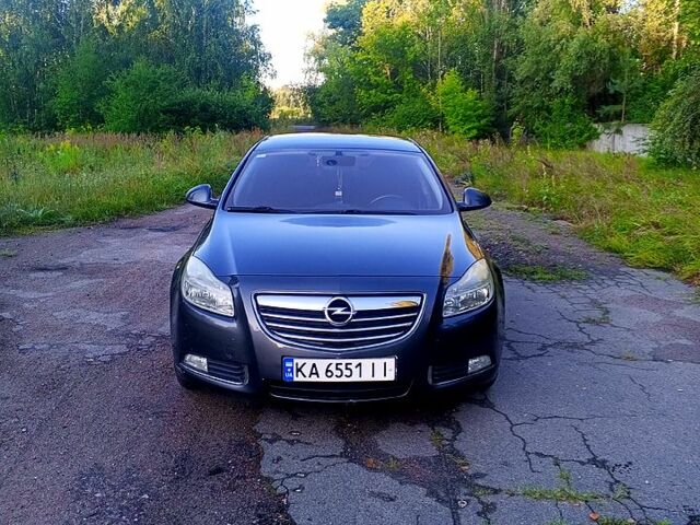Сірий Опель Інсігнія, об'ємом двигуна 2 л та пробігом 300 тис. км за 6500 $, фото 1 на Automoto.ua