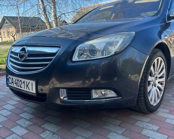 Сірий Опель Інсігнія, об'ємом двигуна 1.96 л та пробігом 273 тис. км за 7500 $, фото 1 на Automoto.ua