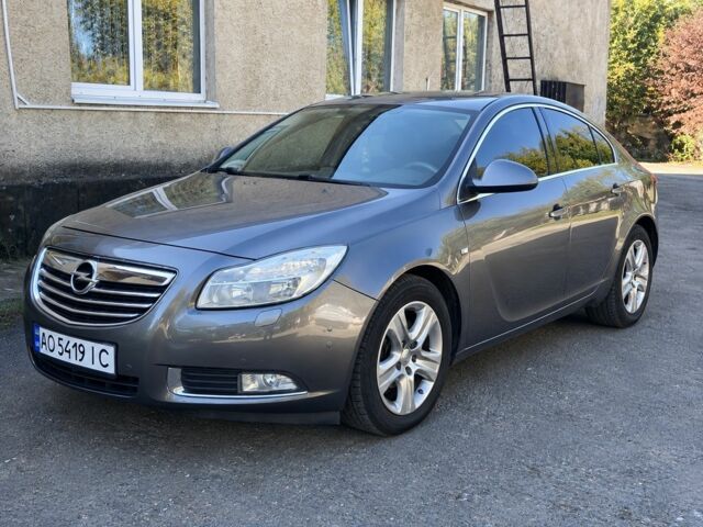 Серый Опель Инсигния, объемом двигателя 2 л и пробегом 190 тыс. км за 5204 $, фото 1 на Automoto.ua