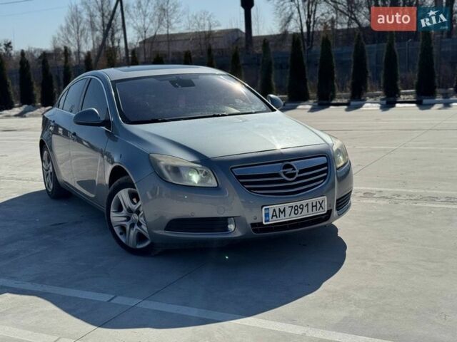 Сірий Опель Інсігнія, об'ємом двигуна 2 л та пробігом 270 тис. км за 6200 $, фото 1 на Automoto.ua