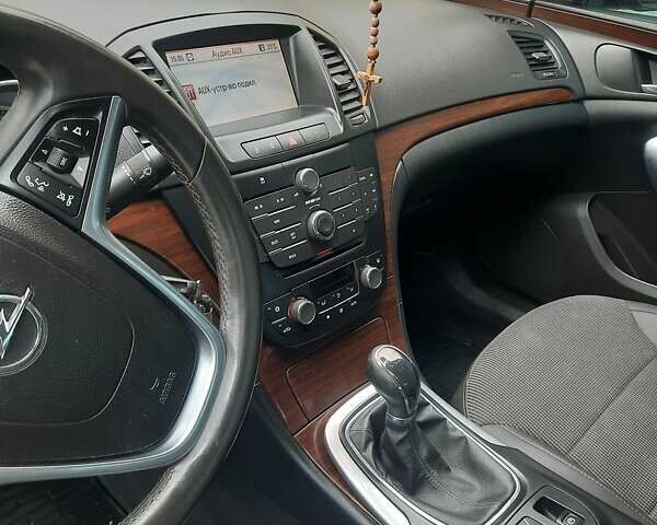 Сірий Опель Інсігнія, об'ємом двигуна 2 л та пробігом 192 тис. км за 9000 $, фото 1 на Automoto.ua