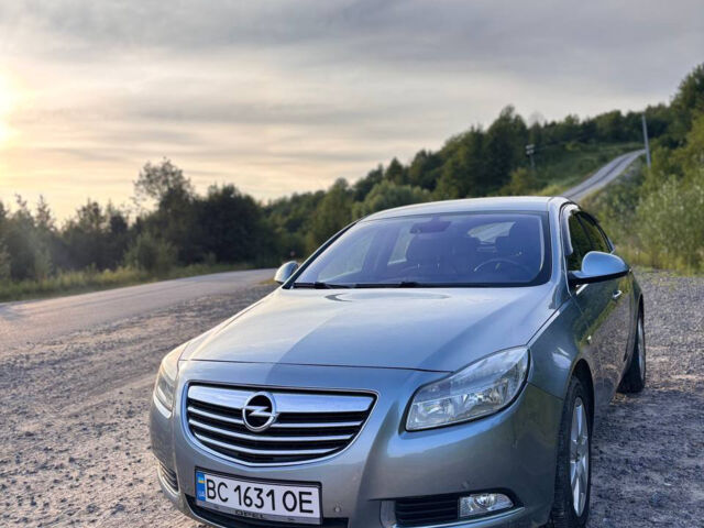 Сірий Опель Інсігнія, об'ємом двигуна 1.96 л та пробігом 216 тис. км за 5500 $, фото 1 на Automoto.ua