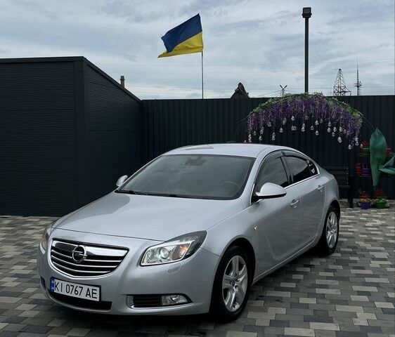 Сірий Опель Інсігнія, об'ємом двигуна 2 л та пробігом 310 тис. км за 7200 $, фото 1 на Automoto.ua