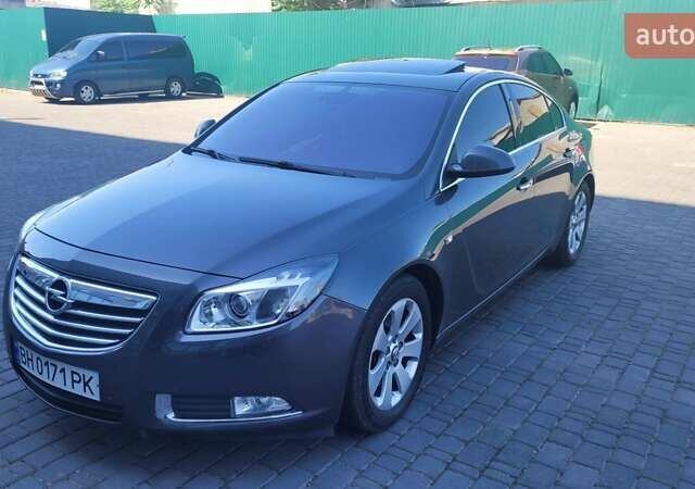 Сірий Опель Інсігнія, об'ємом двигуна 2 л та пробігом 255 тис. км за 6700 $, фото 1 на Automoto.ua