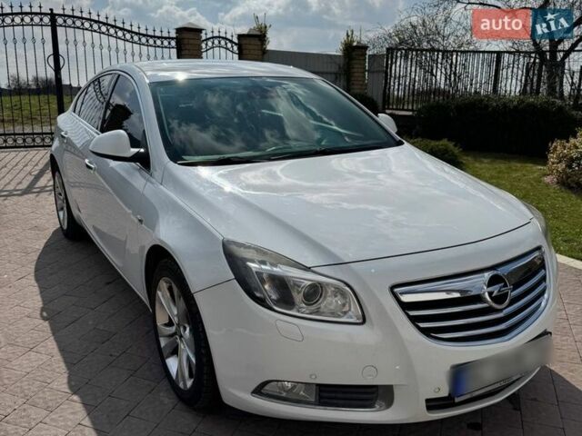 Серый Опель Инсигния, объемом двигателя 2 л и пробегом 272 тыс. км за 6199 $, фото 1 на Automoto.ua