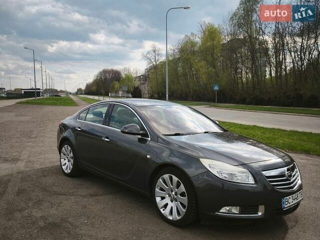 Серый Опель Инсигния, объемом двигателя 2 л и пробегом 246 тыс. км за 8700 $, фото 1 на Automoto.ua