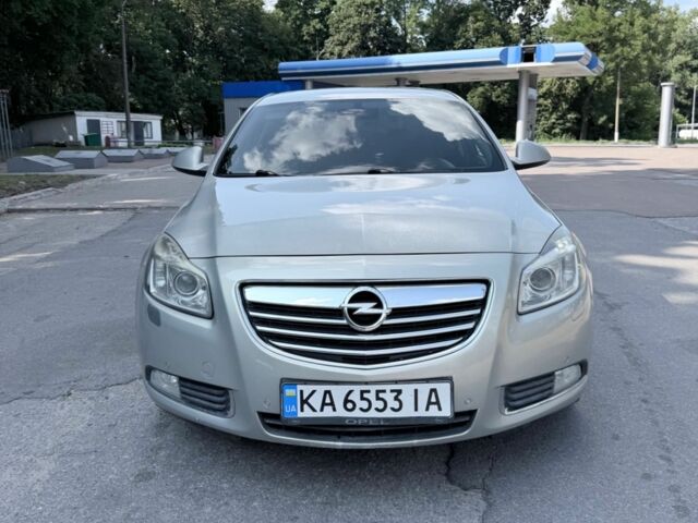 Серый Опель Инсигния, объемом двигателя 2 л и пробегом 239 тыс. км за 6391 $, фото 1 на Automoto.ua
