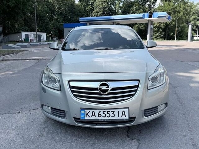 Сірий Опель Інсігнія, об'ємом двигуна 2 л та пробігом 239 тис. км за 7300 $, фото 1 на Automoto.ua