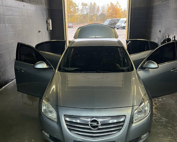 Опель Инсигния 2012 в Ровно на Automoto.ua Серый Опель Инсигния, объемом двигателя 2 л и пробегом 209 тыс. км за 9000 $, фото 1 на Automoto.ua