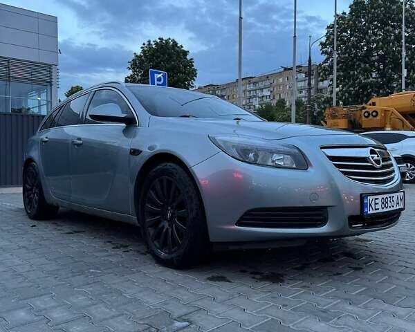 Сірий Опель Інсігнія, об'ємом двигуна 2 л та пробігом 230 тис. км за 7999 $, фото 1 на Automoto.ua