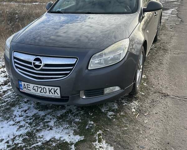 Серый Опель Инсигния, объемом двигателя 1.96 л и пробегом 430 тыс. км за 9000 $, фото 1 на Automoto.ua