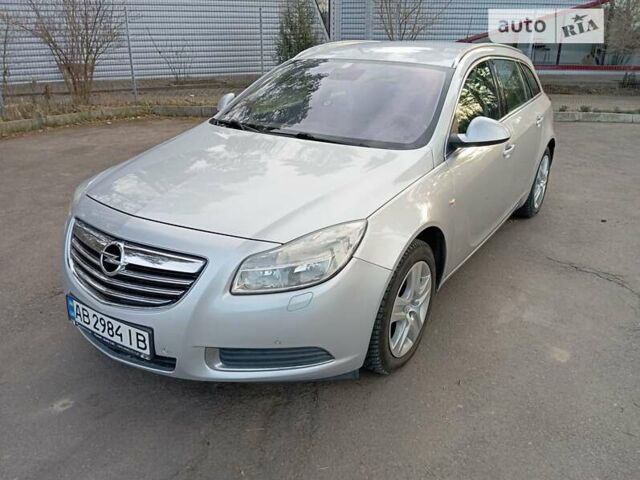 Сірий Опель Інсігнія, об'ємом двигуна 1.96 л та пробігом 245 тис. км за 7000 $, фото 1 на Automoto.ua