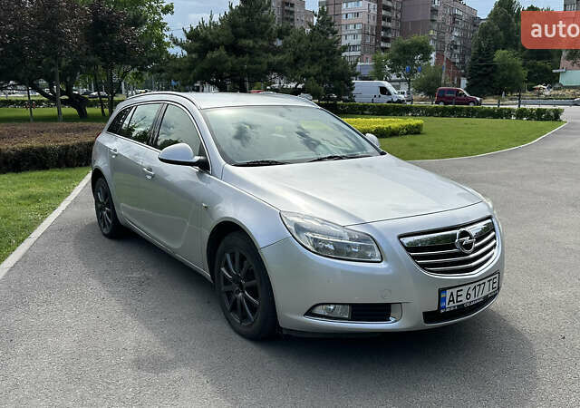 Серый Опель Инсигния, объемом двигателя 1.96 л и пробегом 290 тыс. км за 6700 $, фото 1 на Automoto.ua