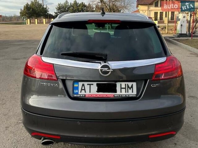 Серый Опель Инсигния, объемом двигателя 2 л и пробегом 267 тыс. км за 3500 $, фото 1 на Automoto.ua