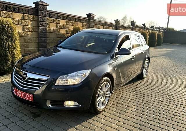 Серый Опель Инсигния, объемом двигателя 1.6 л и пробегом 131 тыс. км за 7700 $, фото 1 на Automoto.ua