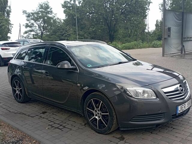 Сірий Опель Інсігнія, об'ємом двигуна 2 л та пробігом 400 тис. км за 3400 $, фото 1 на Automoto.ua