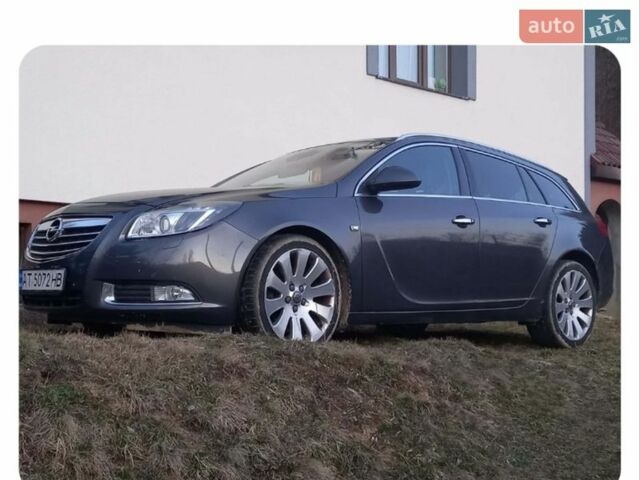 Сірий Опель Інсігнія, об'ємом двигуна 2 л та пробігом 300 тис. км за 8500 $, фото 1 на Automoto.ua