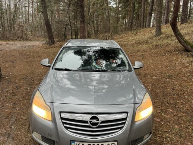 Серый Опель Инсигния, объемом двигателя 2 л и пробегом 352 тыс. км за 5600 $, фото 1 на Automoto.ua