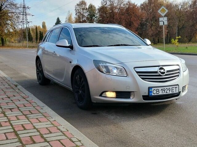 Сірий Опель Інсігнія, об'ємом двигуна 2 л та пробігом 328 тис. км за 7000 $, фото 1 на Automoto.ua