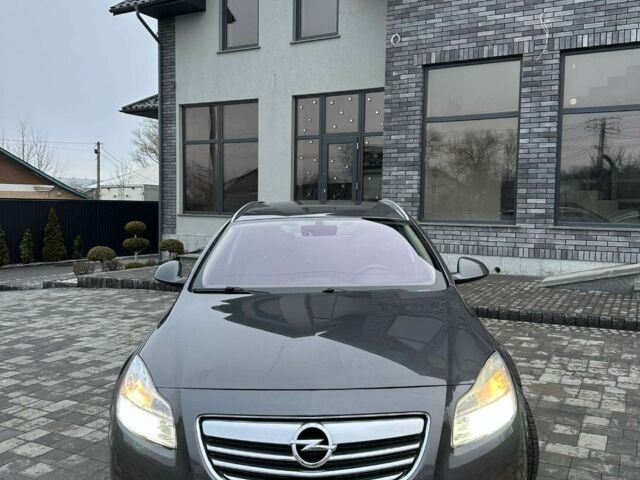 Серый Опель Инсигния, объемом двигателя 2 л и пробегом 275 тыс. км за 5199 $, фото 1 на Automoto.ua