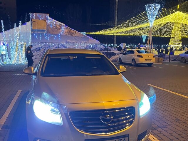 Сірий Опель Інсігнія, об'ємом двигуна 2 л та пробігом 160 тис. км за 8300 $, фото 1 на Automoto.ua