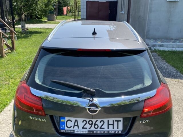 Сірий Опель Інсігнія, об'ємом двигуна 2 л та пробігом 226 тис. км за 8900 $, фото 1 на Automoto.ua