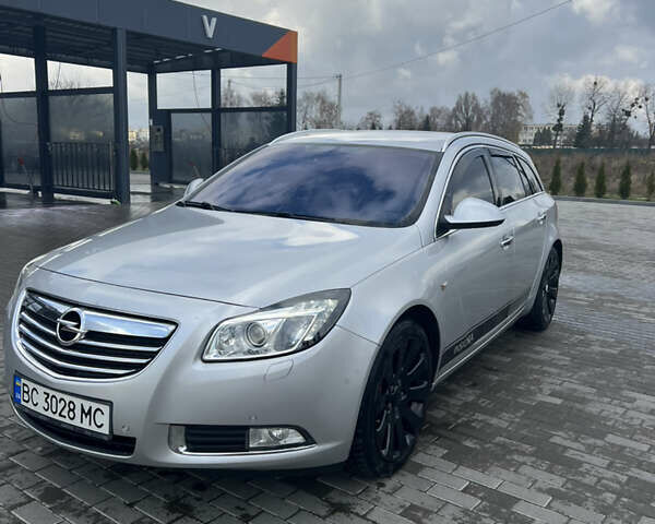 Сірий Опель Інсігнія, об'ємом двигуна 2 л та пробігом 260 тис. км за 8000 $, фото 1 на Automoto.ua