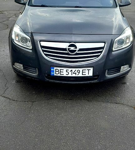 Серый Опель Инсигния, объемом двигателя 2 л и пробегом 270 тыс. км за 8700 $, фото 1 на Automoto.ua