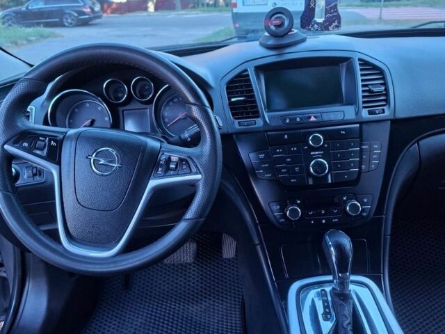 Сірий Опель Інсігнія, об'ємом двигуна 1.96 л та пробігом 260 тис. км за 8300 $, фото 1 на Automoto.ua