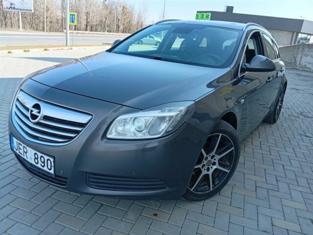 Серый Опель Инсигния, объемом двигателя 2 л и пробегом 412 тыс. км за 3200 $, фото 1 на Automoto.ua