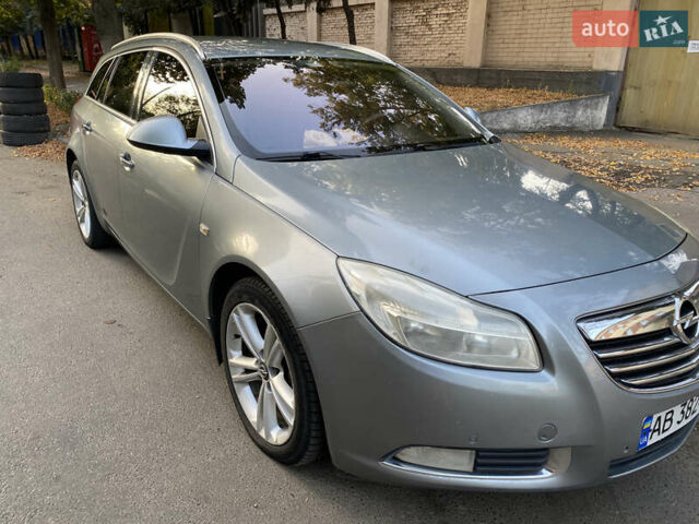 Сірий Опель Інсігнія, об'ємом двигуна 1.96 л та пробігом 250 тис. км за 7200 $, фото 1 на Automoto.ua