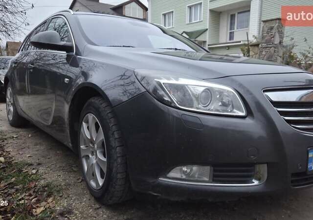 Серый Опель Инсигния, объемом двигателя 1.96 л и пробегом 280 тыс. км за 6800 $, фото 1 на Automoto.ua