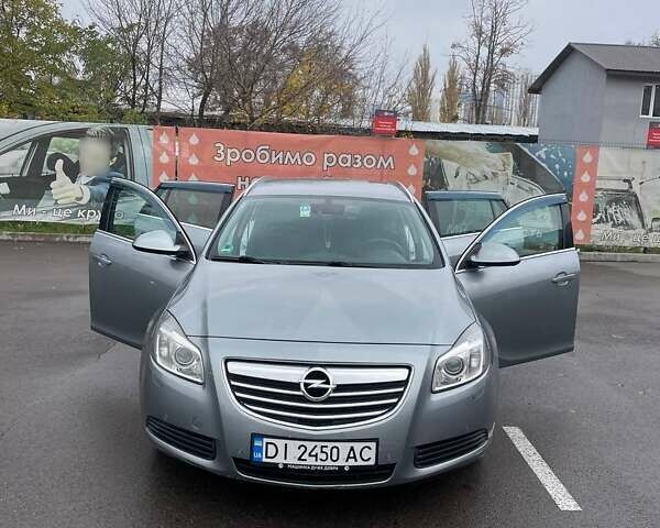 Серый Опель Инсигния, объемом двигателя 1.96 л и пробегом 297 тыс. км за 7400 $, фото 1 на Automoto.ua