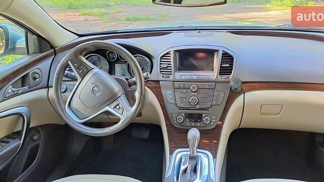 Сірий Опель Інсігнія, об'ємом двигуна 2 л та пробігом 213 тис. км за 9500 $, фото 1 на Automoto.ua