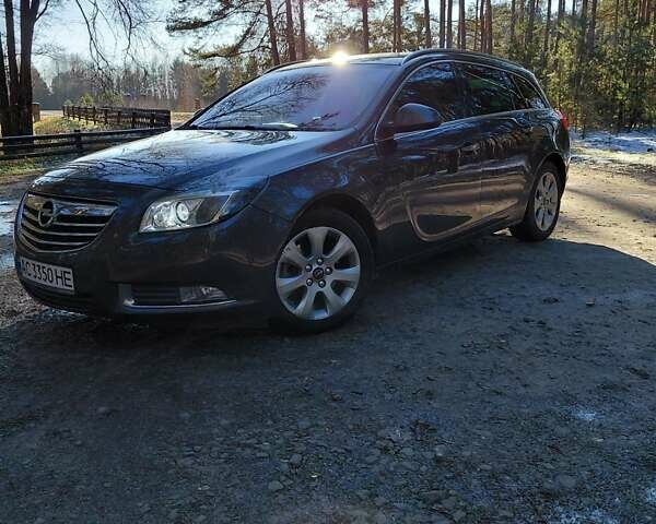 Серый Опель Инсигния, объемом двигателя 2 л и пробегом 238 тыс. км за 8100 $, фото 1 на Automoto.ua