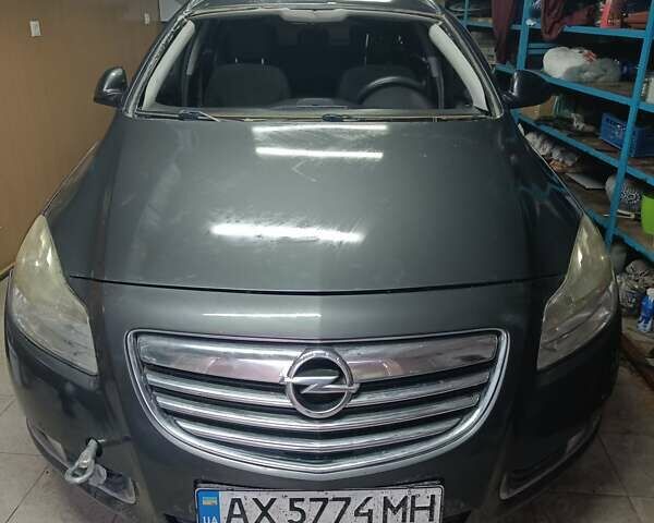 Серый Опель Инсигния, объемом двигателя 1.96 л и пробегом 190 тыс. км за 4000 $, фото 1 на Automoto.ua