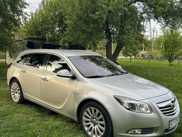 Серый Опель Инсигния, объемом двигателя 2 л и пробегом 256 тыс. км за 8500 $, фото 1 на Automoto.ua